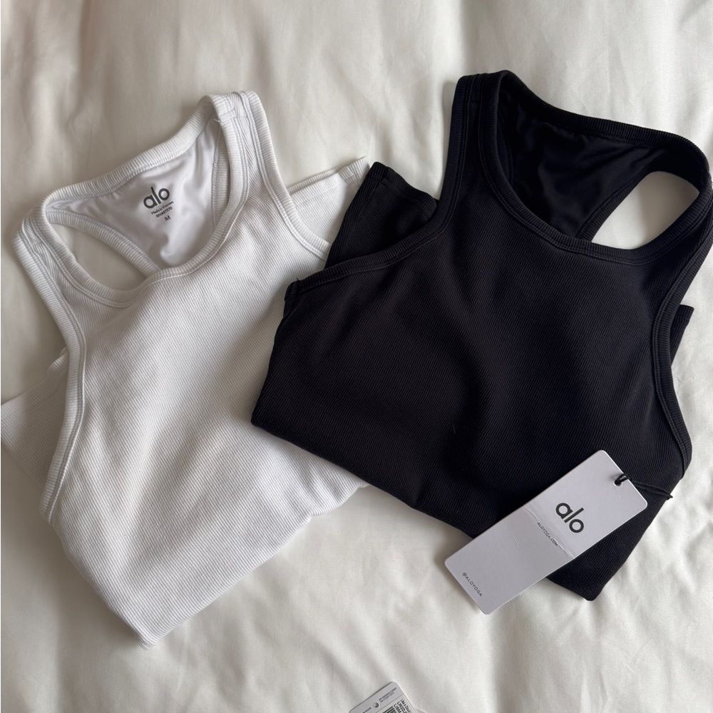 ALO Yoga Women's Black and White Tank Tops